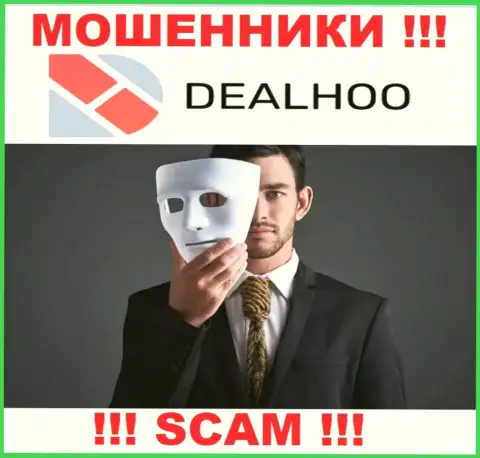 В брокерской компании DealHoo кидают игроков, требуя отправлять деньги для погашения процентов и налогового сбора